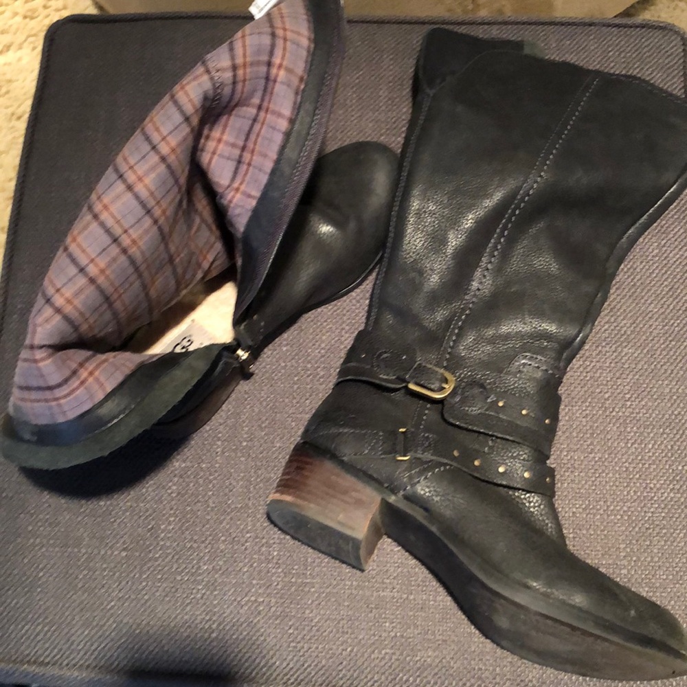 Ugg black boots